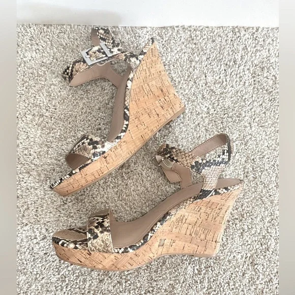 Charles David Lindy Snakeskin Single Vamp Band Ankle Strap Cork Wedge Sz 8.5 - Picture 1 of 9
